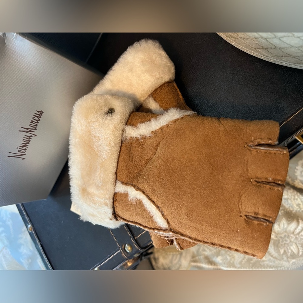 UGG Lined Fingerless Gloves NWT